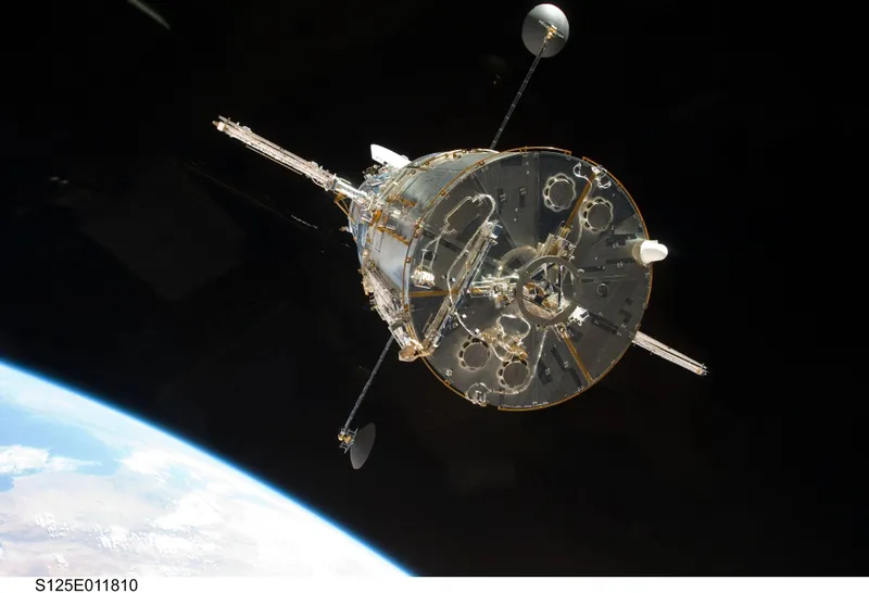 Крупный план орбитального телескопа Hubble, NASA